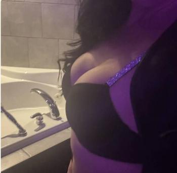 Camille, 30 Latino/Hispanic female escort, Fort McMurray